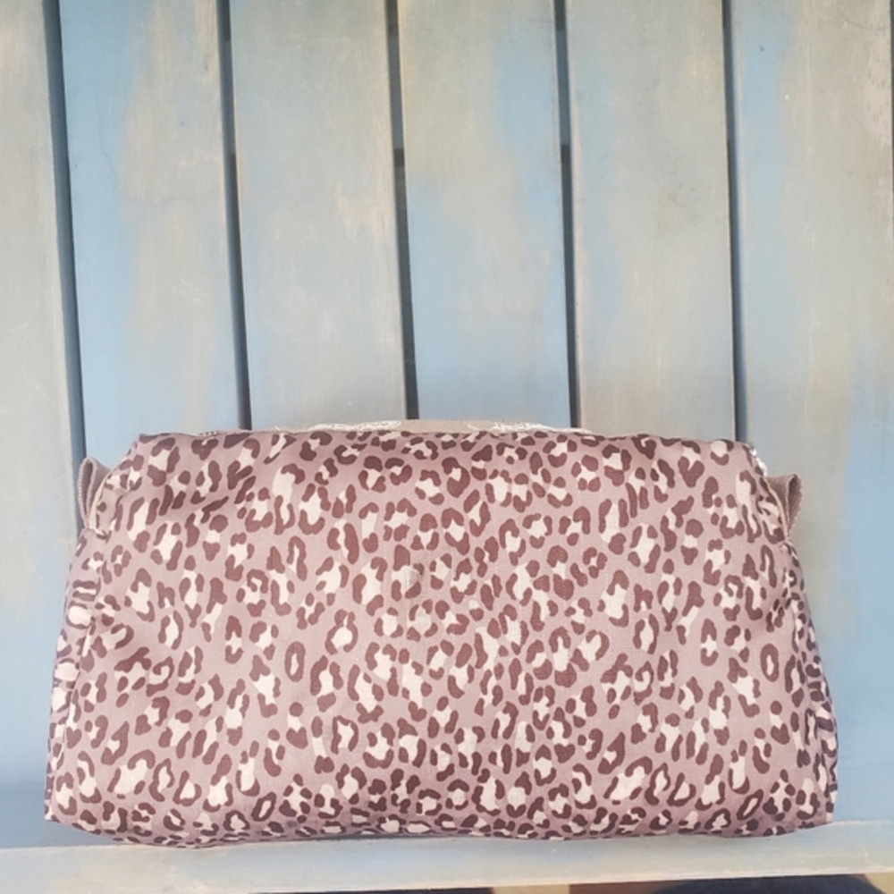 Lesportsac Rectangular Makeup Bag Leopard Print V… - image 3